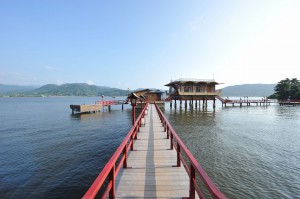 湯めぐり湖道：全景